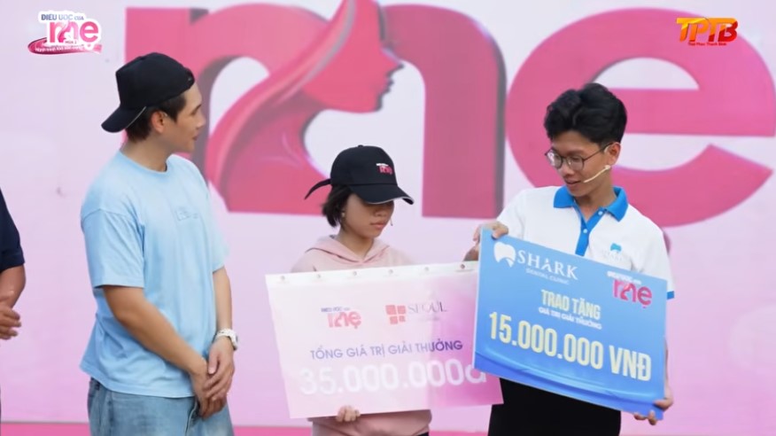 Số tiền nhận được sau chương trình, bé Tú có thể lo cho bà ngoại, bớt gánh nặng mưu sinh