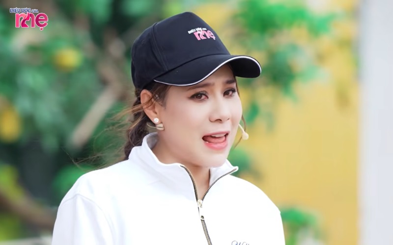 Diễn viên Hồ Bích Trâm bày tỏ nỗi lòng của mình khi chứng kiến hai hoàn cảnh gia đình đầy khó khăn, vất vả