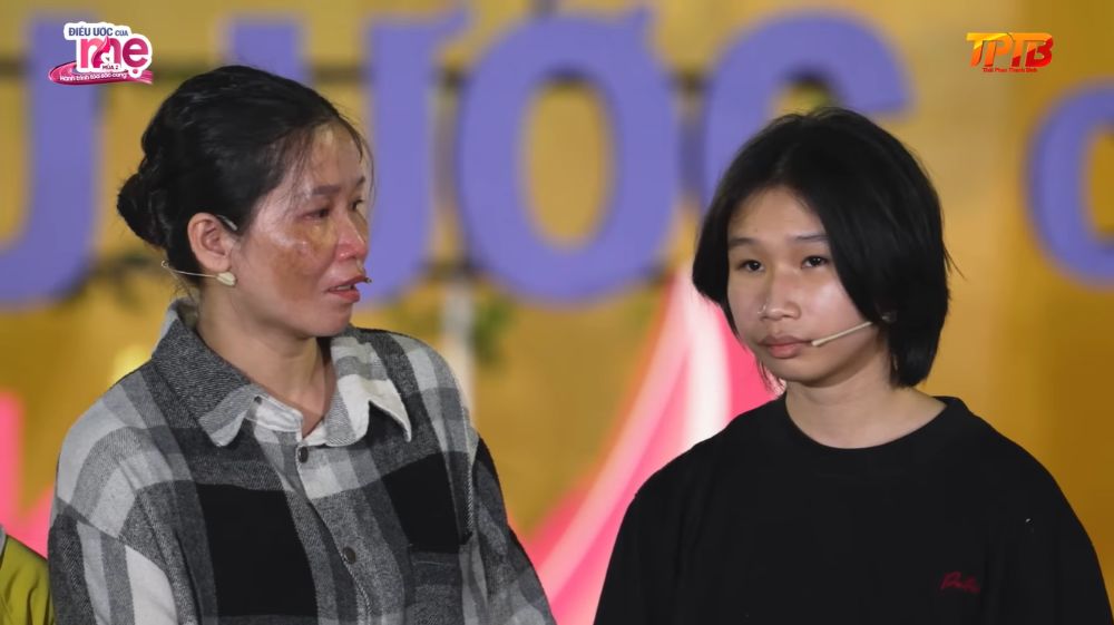 Chương trình tạo nên cuộc đoàn tụ bất ngờ khi đưa con gái lớn Tuyết Nhi trở về, giúp gia đình chị Tuyết sum họp sau nhiều tháng xa cách. 