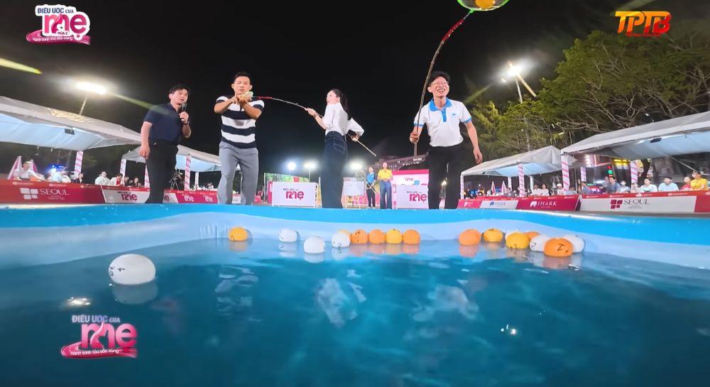 Màn đọ sức gay cấn ở vòng 3 giữa các nghệ sĩ và nhà tài trợ, mang lại tiếng cười và phần thưởng trị giá 20 triệu đồng chia đều cho hai gia đình.