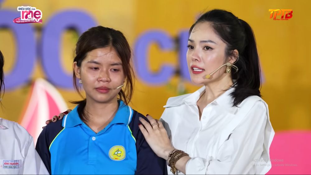 Ca sĩ Dương Cẩm Lynh nể phục với tinh thần chịu khó, vượt lên nghịch cảnh của Yến.
