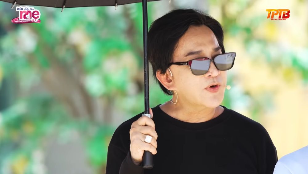 Kim Tử Long trăn trở trước gánh nặng của Đại, cậu con trai đang mang trên vai trách nhiệm chăm lo cho mẹ và ba người anh.