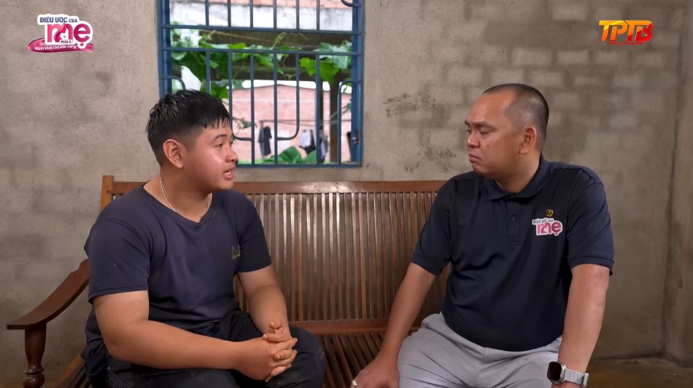 Chồng qua đời đột ngột khi bé Nhân mới 13 tháng tuổi, chị Hương từ đó một mình nuôi con và gồng gánh cuộc sống trong nỗi đau mất mát.