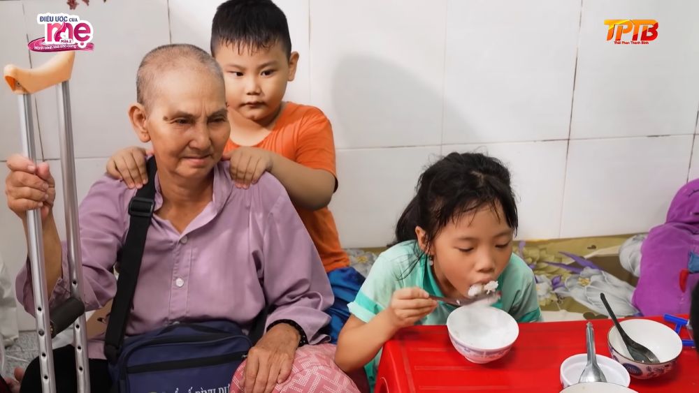 Bà Ngọc chỉ mong đủ sức khỏe chăm lo cho các cháu để các em không phải dang dở việc học hay chia lìa