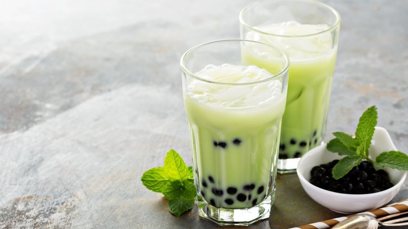 Đồ uống có đường, sữa và topping có thể cung cấp lượng calo đáng kể dù không tạo cảm giác ăn nhiều.