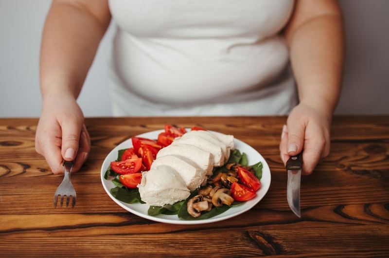 Bổ sung đủ protein giúp duy trì khối cơ, tăng cảm giác no và hỗ trợ kiểm soát cân nặng hiệu quả hơn.