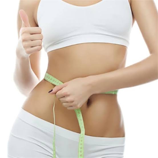 Quy trình thường gồm thăm khám, đánh dấu vùng điều trị, xử lý mô mỡ bằng năng lượng, hút mỡ và theo dõi sau thủ thuật.