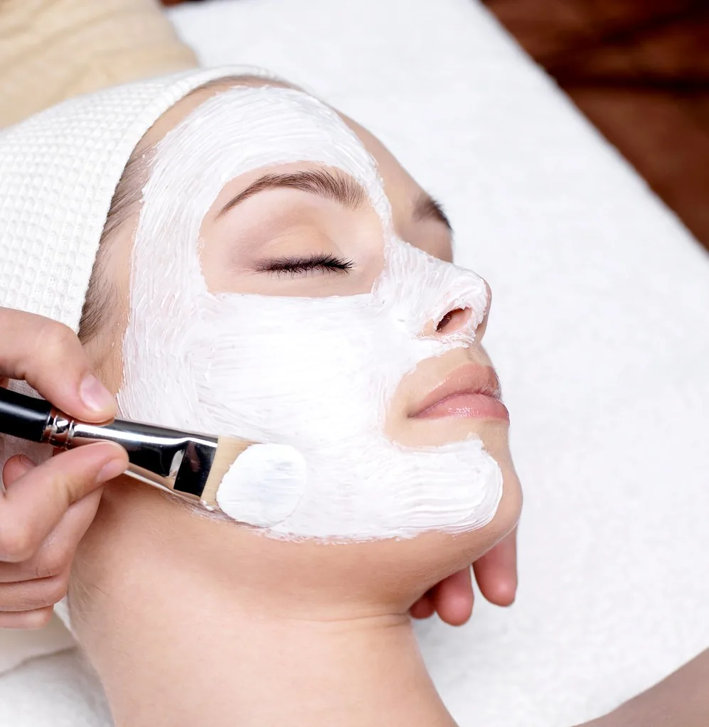 Chăm sóc da tại nhà có đủ hiệu quả không?