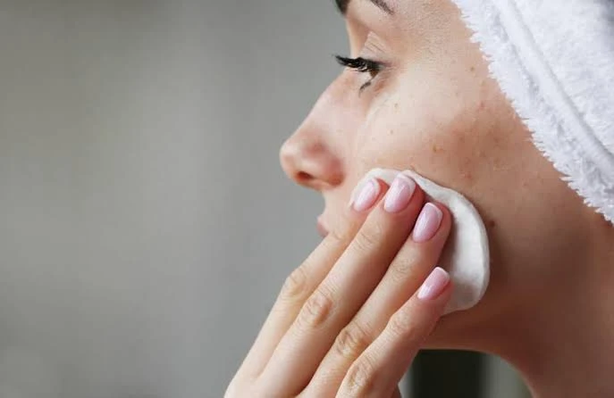 Hiểu lầm phổ biến về nước tẩy trang da dầu mụn