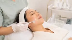 Cách chăm sóc da mụn ẩn tại nhà và khi nào cần đến bác sĩ