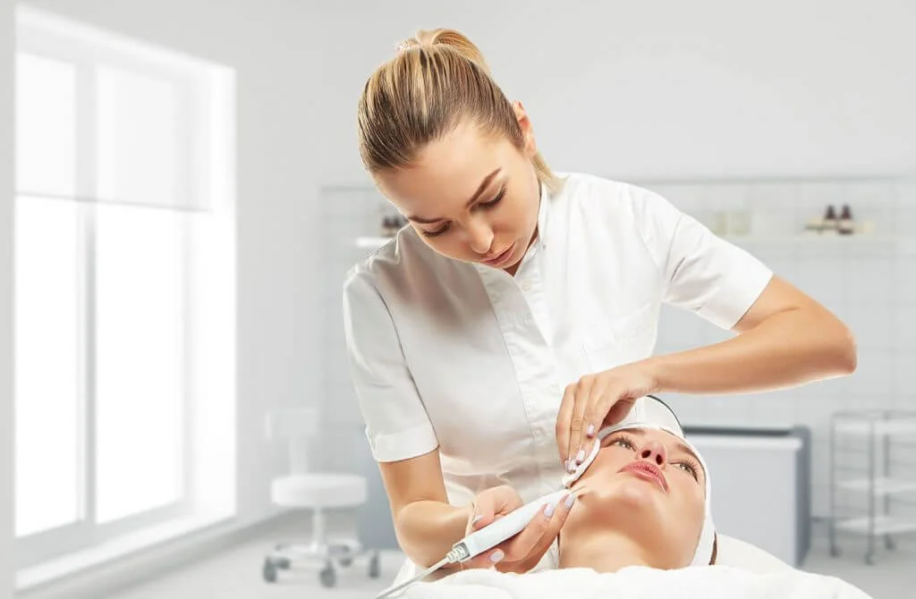 Học chăm sóc da có khó không