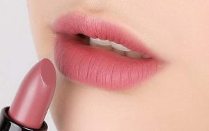 Hồng đất là sự kết hợp của màu nude và cam đất