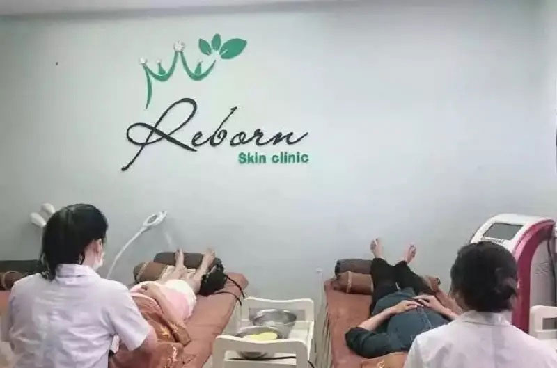 Không gian mở với ánh sáng tự nhiên, mang đến cảm giác thoáng đãng và thư thái khi tắm trắng