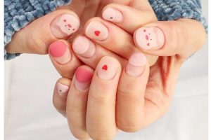 Mẫu nail chú heo màu hồng xinh xắn
