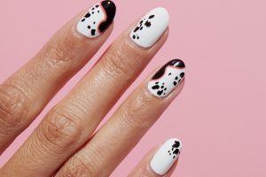 Mẫu nail chú chó Snoopy và chủ