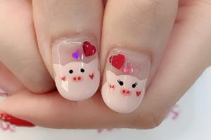 Mẫu nail hình chú heo con