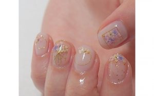 Mẫu móng tay sơn gel đơn giản nhưng lại đẹp tinh tế và quyến rũ