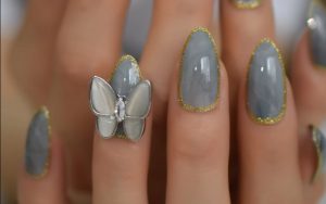 Mẫu móng cực sang đính charm hình bướm