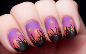 Một mẫu nail với sắc màu hoàng hôn tím lãng mạn