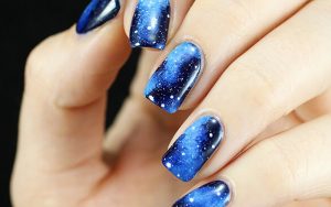 Nail ngân hà nền xanh đầy độc đáo