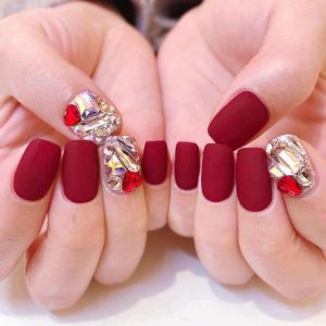 Mẫu nail đỏ nhám đính đá to siêu đẹp