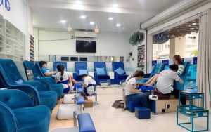Không gian tại Trang Nail Care được thiết kế theo phong cách hiện đại, thoải mái
