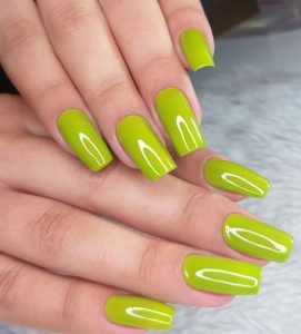Cực kỳ đơn giản với nail xanh bơ trơn một màu