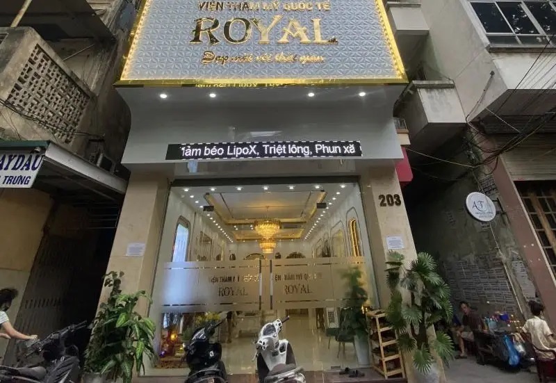 Liệu trình triệt lông tại Royal Spa được thực hiện an toàn theo chuẩn Y Khoa