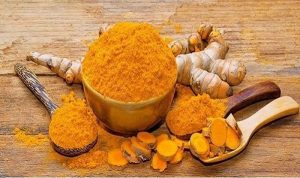 Hỗn Hợp Tinh Bột Nghệ, Bột Đậu Gà Và Nước Hoa Hồng