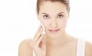 Người Nhật đã chọn tẩy trang bằng dầu để tăng hiệu quả làm sạch