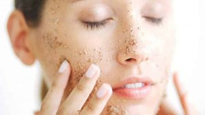 Tẩy tế bào chết giúp da sạch sâu và ngừa mụn