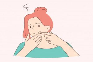 Không dùng tay nặn mụn