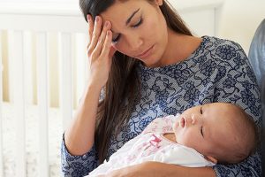 Mất ngủ, ăn uống không điều độ, stress cũng là nguyên nhân gây nên mụn