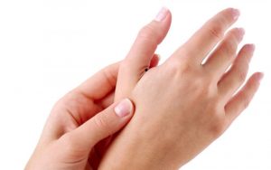 Mỗi vị trí nốt ruồi ở kẽ ngón tay đều mang ý nghĩa khác nhau