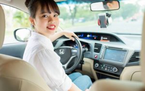 Nghề lái xe taxi không yêu cầu bằng cấp, chỉ cần bạn có đủ sức khỏe cũng như có bằng lái xe hạng B2 là được.