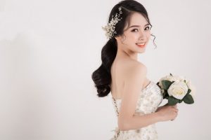 Hình 4 - Hướng dẫn trang điểm cô dâu theo phong cách tối giản