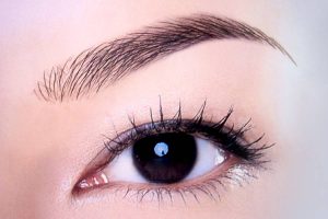 Có nhiều yếu tố ảnh hưởng đến kết quả của việc xăm lông mày