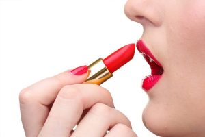 Son chứa nhiều thành phần không tốt cho cơ thể