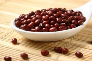 Trong đậu đỏ chứa những thành phần gì mà có thể giúp dưỡng trắng da?