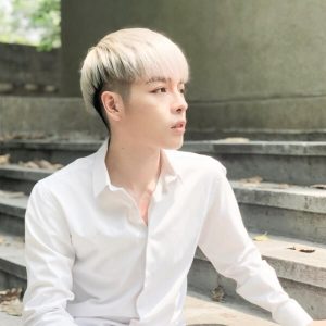 Đầu cắt moi duỗi thẳng thời trang cho các chàng trai trẻ