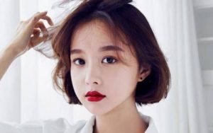 Những cô nàng mặt nhỏ trán ngắn đau đầu trong việc lựa chọn kiểu tóc
