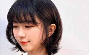 Mặt tròn trán ngắn rất khó trong việc chọn kiểu tóc phù hợp