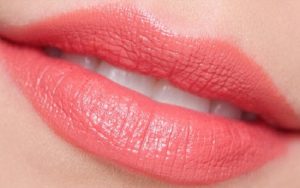 Phun môi màu san hô có nhiều mức giá khác nhau