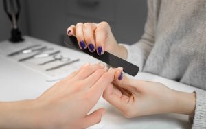 Nguồn thu của chủ tiệm nail sẽ không đồng nhất giữa các tháng