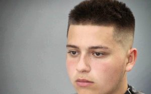 Tóc đầu đinh với phần mái cắt vuông khác biệt