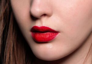 Phun môi kiêng đồ nếp bao lâu để môi nhanh lành và lên màu đẹp?