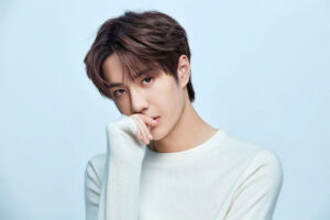 Tóc 2 mái giúp người đối diện không tập trung vào khuyết điểm mặt lệch