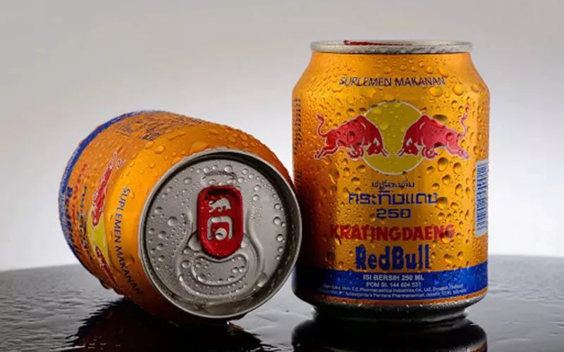 Xăm môi không nên uống bò húc