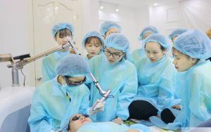 Học nghề spa là một nghề đang thu hút được rất nhiều bạn trẻ