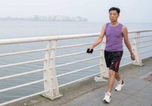 Đi bộ khi suy tĩnh mạch chân: Hướng dẫn an toàn